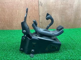 Подушка кабины Mitsubishi Canter FEA20 4P10(T2) MC118860 3 ракурс Подушка кабины Mitsubishi Canter FEA20 4P10(T2) MC118860 3 ракурс