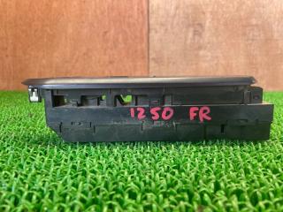 Кнопка стеклоподъемника правая передняя Mitsubishi Canter FEA20 4P10(T2) MK645724 2 ракурс