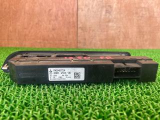 Кнопка стеклоподъемника правая передняя Mitsubishi Canter FEA20 4P10(T2) MK645724 3 ракурс