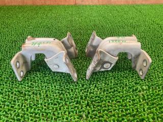 Петля 5-двери левая передняя Mitsubishi Canter FEA20 4P10(T2) 3 ракурс
