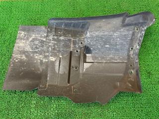 Брызговик правый передний Mitsubishi Canter FEA20 4P10(T2) 2 ракурс
