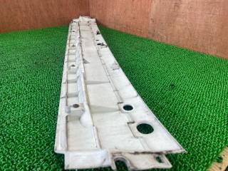 Решетка под лобовое стекло Mitsubishi Canter FEA20 4P10(T2) 4 ракурс