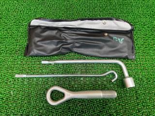 Крюк буксировочный NISSAN LEAF 2018