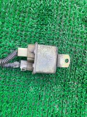 Реле стартера MITSUBISHI Delica P35W 4D56 MB171745 2 ракурс Реле стартера MITSUBISHI Delica P35W 4D56 MB171745 2 ракурс