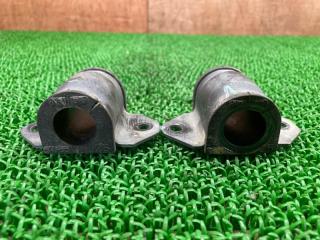 Крепление стабилизатора переднее Suzuki Escudo YD21S M16A 4244161M00 2 ракурс