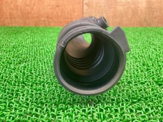 Патрубок воздушного фильтра NISSAN SKYLINE CKV36 VQ37VHR 16576EY00A 4 ракурс