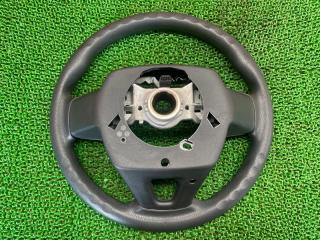 Руль Toyota Corolla ZWE211 2ZR-FXE 4510012G60C0 2 ракурс