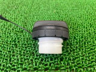 Крышка топливного бака Toyota Corolla ZWE211 2ZR-FXE 7730012020 2 ракурс