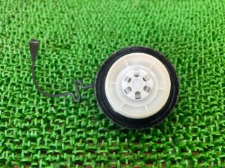 Крышка топливного бака Toyota Corolla ZWE211 2ZR-FXE 7730012020 3 ракурс