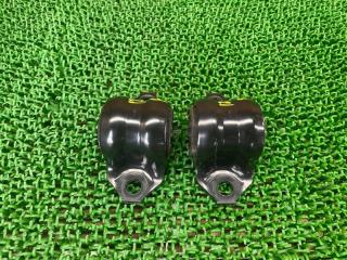 Крепление стабилизатора переднее Toyota Corolla ZWE211 2ZR-FXE 4882447020 1 ракурс