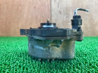 Помпа водяная Toyota Corolla ZWE211 2ZR-FXE 161A039035 3 ракурс