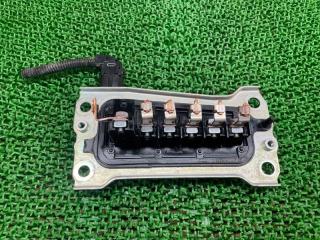 Предохранитель Toyota Corolla ZWE211 2ZR-FXE G114847070 1 ракурс