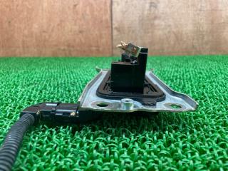 Предохранитель Toyota Corolla ZWE211 2ZR-FXE G114847070 5 ракурс