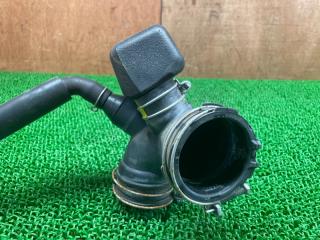 Патрубок воздушного фильтра Toyota Corolla ZWE211 2ZR-FXE 17880-37310 4 ракурс Патрубок воздушного фильтра Toyota Corolla ZWE211 2ZR-FXE 17880-37310 4 ракурс