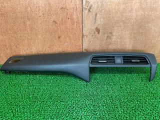 Накладка на торпеду Nissan LEAF ZE1 EM57 68420-5SK2B 1 ракурс