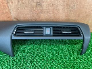 Накладка на торпеду Nissan LEAF ZE1 EM57 68420-5SK2B 2 ракурс