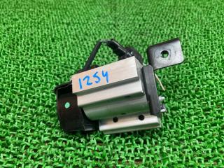 Клапан кондиционера Nissan LEAF ZE1 EM57 443310-1360 4 ракурс Клапан кондиционера Nissan LEAF ZE1 EM57 443310-1360 4 ракурс