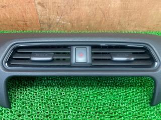 Накладка на торпеду NISSAN LEAF ZE1 EM57 684205SK0B 2 ракурс