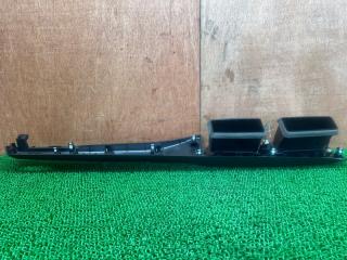 Накладка на торпеду NISSAN LEAF ZE1 EM57 684205SK0B 4 ракурс