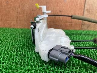Замок двери правый передний NISSAN LEAF ZE1 EM57 805005SK0A 3 ракурс