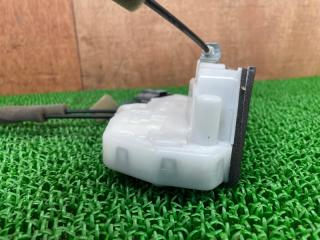 Замок двери правый задний NISSAN LEAF ZE1 EM57 825005SK0A 2 ракурс