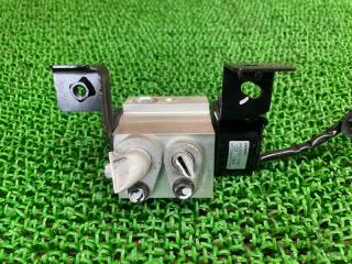 Клапан кондиционера NISSAN LEAF ZE1 EM57 443310-1360 1 ракурс Клапан кондиционера NISSAN LEAF ZE1 EM57 443310-1360 1 ракурс