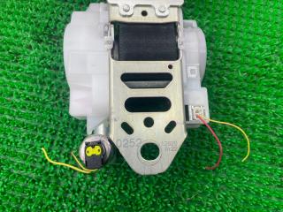 Ремень безопасности правый передний Lexus HS250h ANF10 2AZ-FXE 7321075010A5 2 ракурс