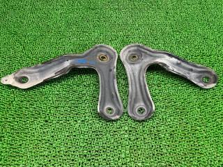 Крепление балки подвески переднее TOYOTA Vanguard ACA38 2AZ-FE 52257-42010 2 ракурс