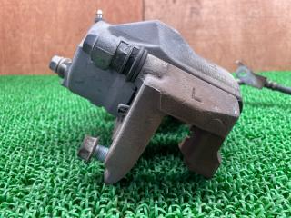 Суппорт тормозной левый передний TOYOTA Vanguard ACA38 2AZ-FE 47750-42090 3 ракурс