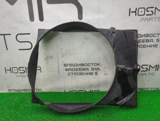 Диффузор радиатора TOYOTA LAND CRUISER UZJ100W 2UZ-FE 1671150090 1 ракурс