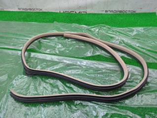 Уплотнение двери правое заднее TOYOTA LAND CRUISER UZJ100W 2UZ-FE 62331-60020-A0 1 ракурс