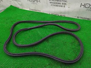 Уплотнительная резинка багажника TOYOTA LAND CRUISER UZJ100W 2UZ-FE 67881-60110 2 ракурс
