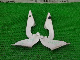 Петля капота передняя Mitsubishi Outlander GG2W 4B11 MN175242 1 ракурс Петля капота передняя Mitsubishi Outlander GG2W 4B11 MN175242 1 ракурс
