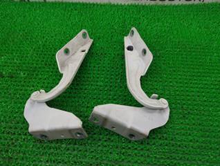 Петля капота передняя Mitsubishi Outlander GG2W 4B11 MN175242 2 ракурс Петля капота передняя Mitsubishi Outlander GG2W 4B11 MN175242 2 ракурс