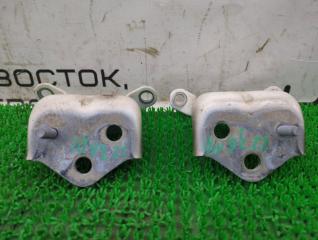 Петля дверная TOYOTA LAND CRUISER UZJ100W 2UZ-FE 68810-95J02 2 ракурс