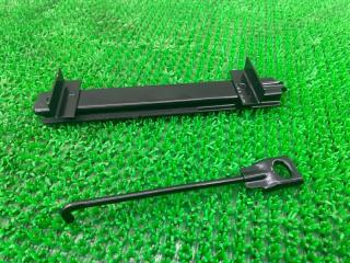 Крепление аккумулятора Lexus HS250h ANF10 2AZ-FXE 74480-75010 2 ракурс
