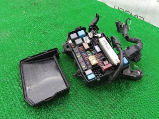 Блок предохранителей и реле Lexus HS250h 2009