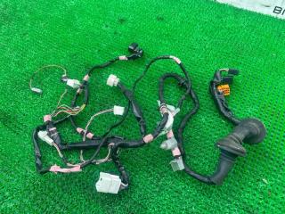 Проводка двери левая передняя TOYOTA LAND CRUISER UZJ100W 2UZ-FE 82152-60290 1 ракурс