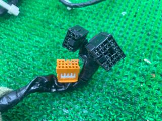 Проводка двери правая передняя TOYOTA LAND CRUISER UZJ100W 2UZ-FE 82151-60300 2 ракурс