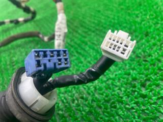 Проводка двери левая задняя TOYOTA LAND CRUISER UZJ100W 2UZ-FE 82153-60141 2 ракурс