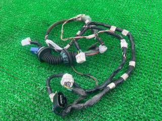 Проводка двери правая задняя TOYOTA LAND CRUISER UZJ100W 2UZ-FE 82153-60141 1 ракурс