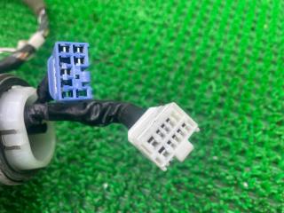 Проводка двери правая задняя TOYOTA LAND CRUISER UZJ100W 2UZ-FE 82153-60141 2 ракурс