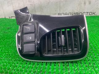Решетка вентиляционная правая передняя Mitsubishi Outlander GG2W 4B11 8030A216XA 2 ракурс