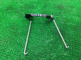 Крепление аккумулятора Mitsubishi Outlander GG2W 4B11 MR238278 2 ракурс