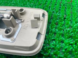 Светильник салона TOYOTA LAND CRUISER UZJ100W 2UZ-FE 81240-60040-A0 4 ракурс