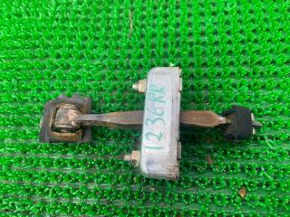 Ограничитель двери правый задний TOYOTA LAND CRUISER UZJ100W 2UZ-FE 68630-60051 1 ракурс