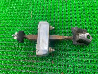 Ограничитель двери правый задний TOYOTA LAND CRUISER UZJ100W 2UZ-FE 68630-60051 2 ракурс