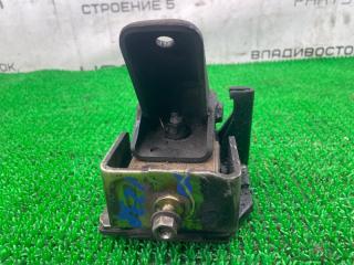 Подушка двигателя правая передняя MITSUBISHI Delica P35W 4D56 MB581192 2 ракурс Подушка двигателя правая передняя MITSUBISHI Delica P35W 4D56 MB581192 2 ракурс