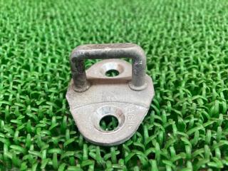 Петля замка багажника TOYOTA CAMI J122E K3-VE 69410-87701 2 ракурс