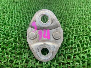 Петля замка багажника TOYOTA CAMI J122E K3-VE 69410-87701 3 ракурс